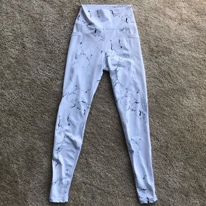 BuffBunny Collection Onyx Leggings - White Marble